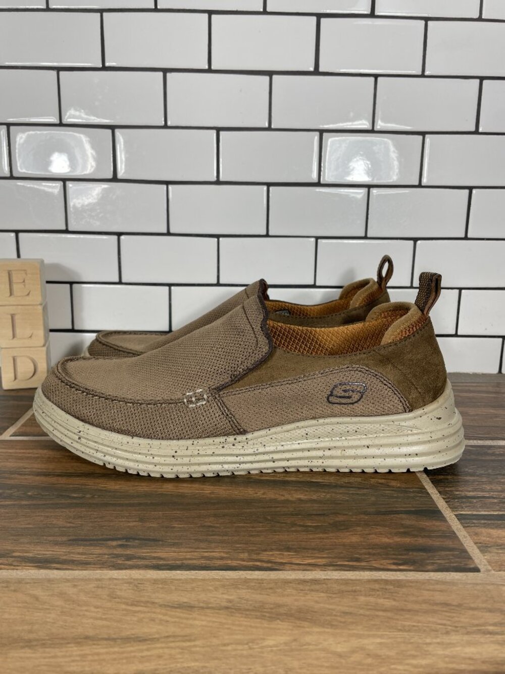 Skechers Proven Renco Shoes Mens Size 10.5 Brown Classic Fit Slip On Loafer